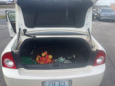 Used 2010 Chevrolet Malibu LTZ image 10