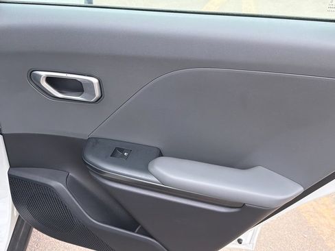 Used 2025 Kia K4 FWD image 16