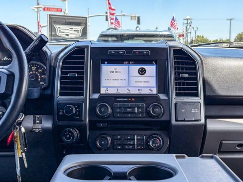 Used 2018 Ford F150 XLT w/ Equipment Group 302A Luxury AWD/4WD image 16
