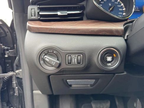 Used 2018 Maserati Quattroporte S image 11