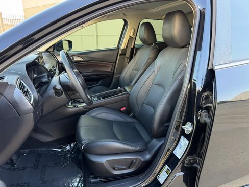 Used 2018 MAZDA MAZDA3 Grand Touring FWD image 10