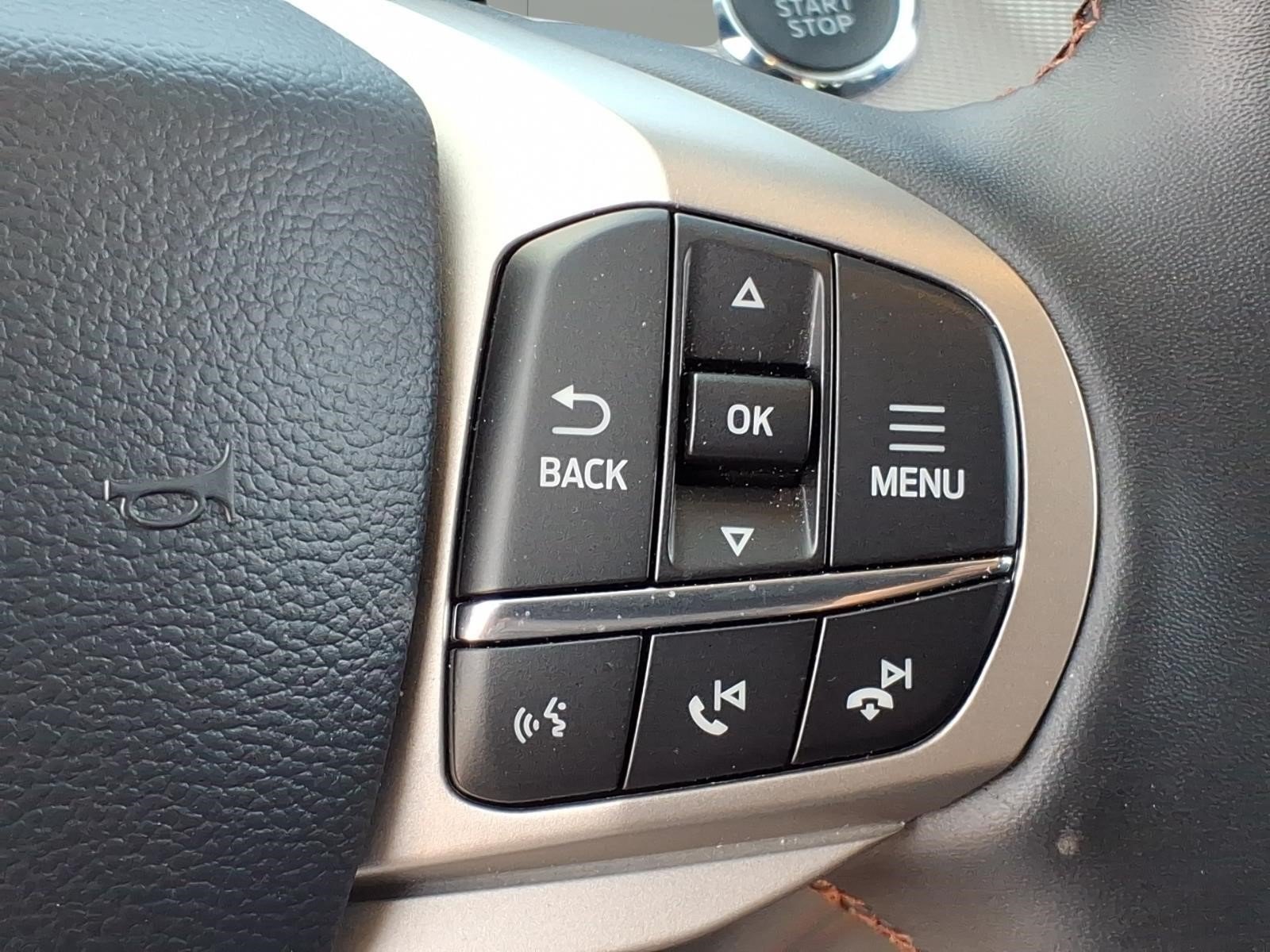 Used 2026 Ford Explorer Active AWD/4WD image 19