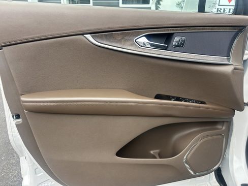 Used 2016 Lincoln MKX Reserve w/ Technology Package image 26