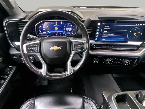Used 2022 Chevrolet Silverado 1500 LT AWD/4WD image 6