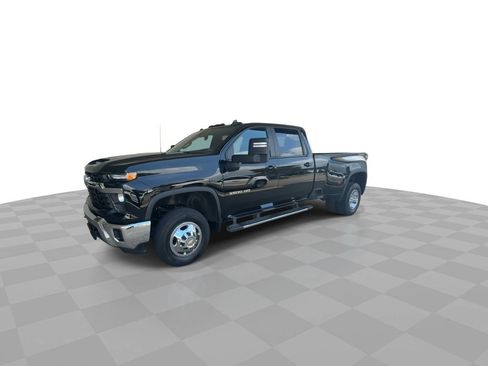 Certified 2024 Chevrolet Silverado 3500 LT AWD/4WD image 4