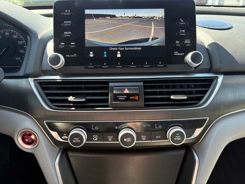 Used 2019 Honda Accord LX image 8