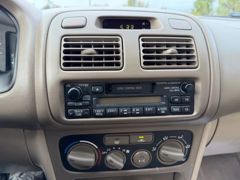 Used 2002 Toyota Corolla LE image 9