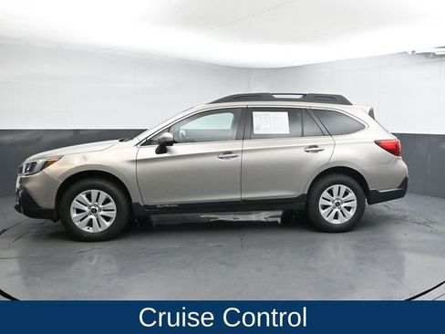 Used 2019 Subaru Outback 2.5i Premium image 7