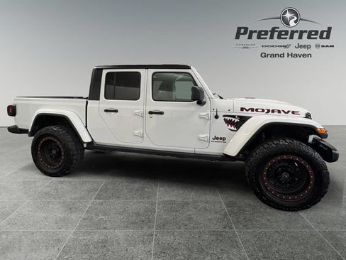 Used 2021 Jeep Gladiator Mojave AWD/4WD image 9