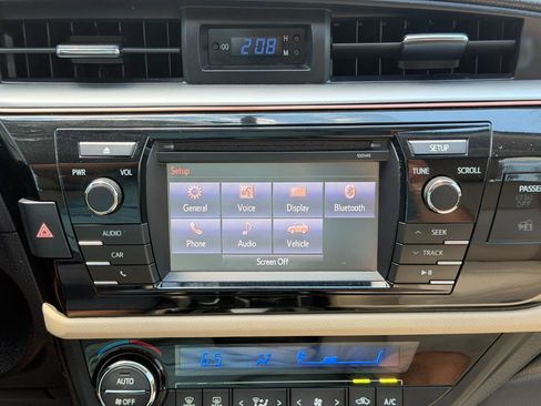 Used 2015 Toyota Corolla LE FWD image 56