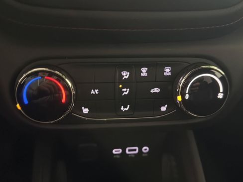 Used 2023 Chevrolet TrailBlazer RS AWD/4WD image 21