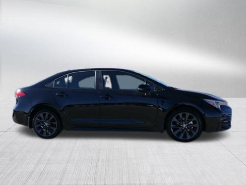 Used 2025 Toyota Corolla SE image 2