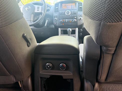 Used 2012 Nissan Pathfinder SV image 15