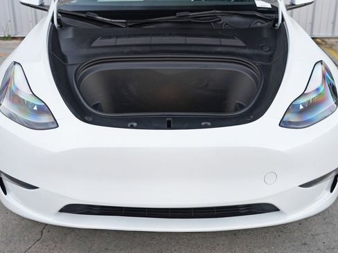 Used 2023 Tesla Model Y Performance image 8