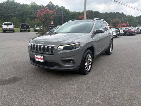 Used 2019 Jeep Cherokee Latitude Plus w/ Comfort/Convenience Group AWD/4WD image 7