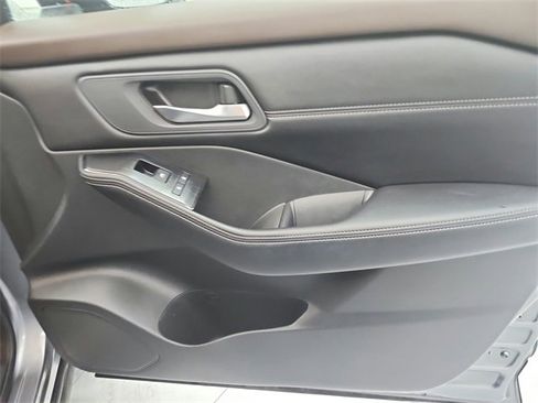 Used 2023 Nissan Rogue SV w/ SV Premium Package image 36