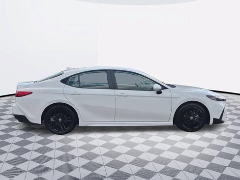 Used 2025 Toyota Camry SE FWD image 7