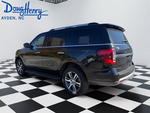 Used 2024 Ford Expedition Limited image 3