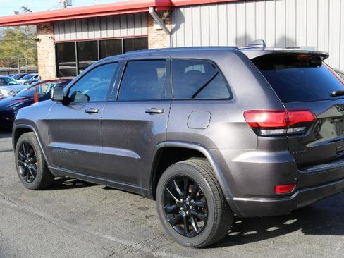 Used 2018 Jeep Grand Cherokee Altitude image 6