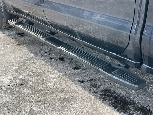 Used 2022 Chevrolet Silverado 1500 Custom image 14