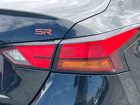 Used 2024 Nissan Altima 2.5 SR FWD image 17