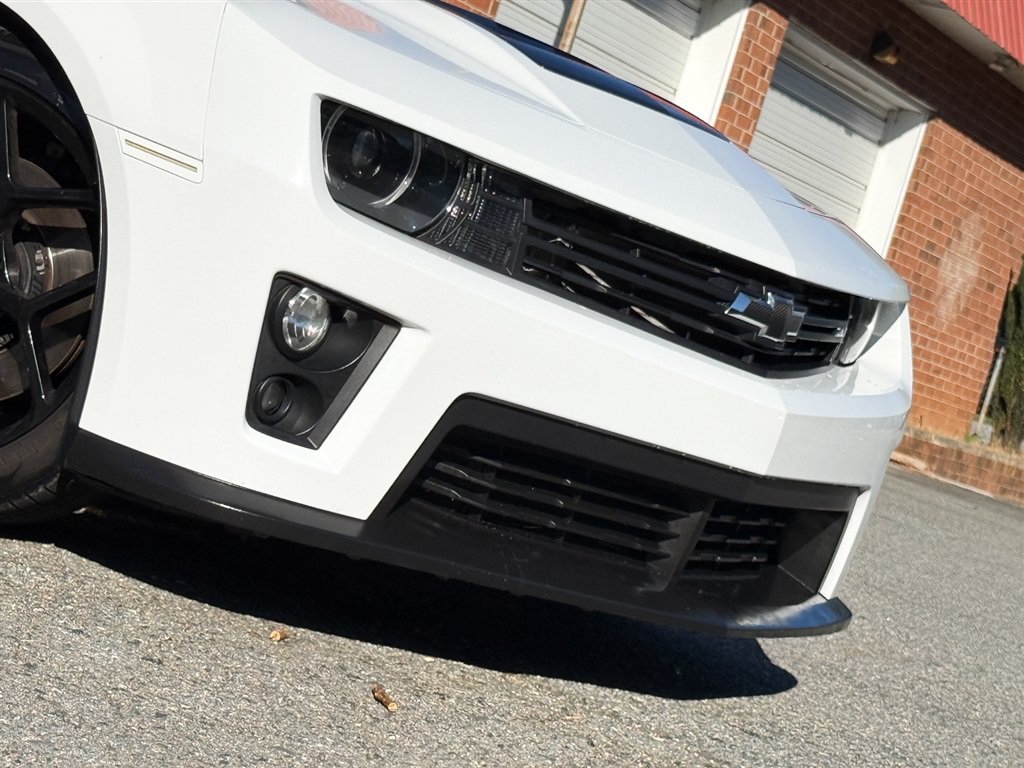 Used 2015 Chevrolet Camaro ZL1 RWD image 25