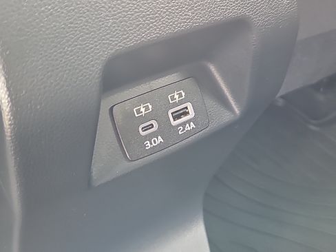 Certified 2025 Subaru Crosstrek 2.5i Premium AWD/4WD image 12