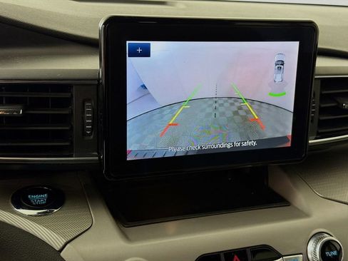 Used 2023 Ford Explorer XLT w/ Equipment Group 202A RWD image 18