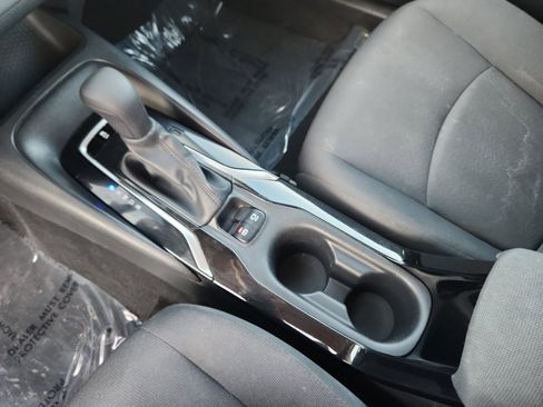 Used 2021 Toyota Corolla LE image 16