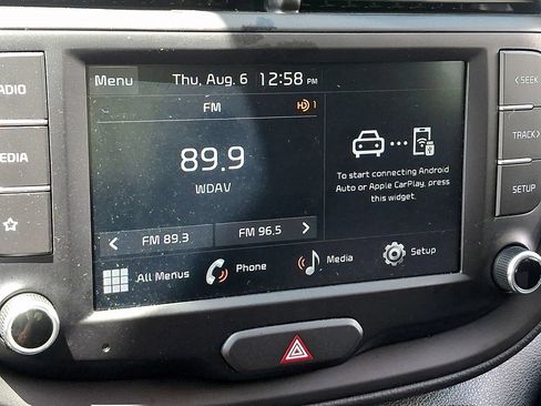 Used 2025 Kia Soul LX w/ LX Technology Package FWD image 16