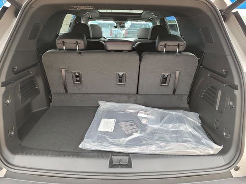 New 2026 Chevrolet Traverse Z71 w/ Enhanced Driving Package AWD/4WD image 6