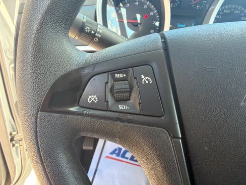Used 2012 Chevrolet Equinox LS FWD image 15
