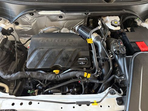 Certified 2024 Chevrolet Trax RS w/ Sunroof Package image 31