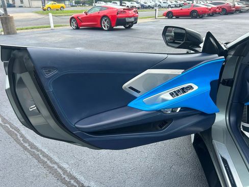 Used 2022 Chevrolet Corvette Stingray Premium Conv w/ Z51 Performance Package RWD image 14