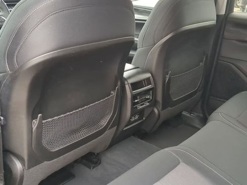 Used 2023 Jeep Grand Cherokee Laredo image 18