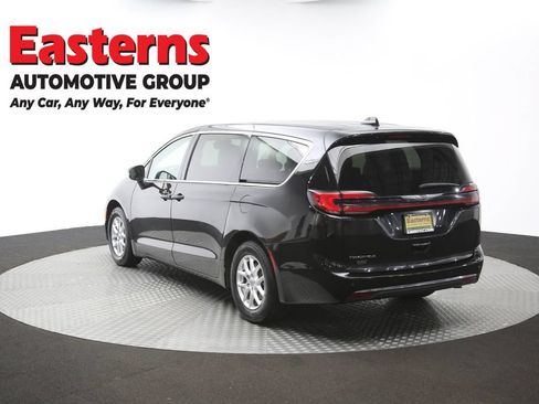 Used 2023 Chrysler Pacifica Touring-L FWD image 66