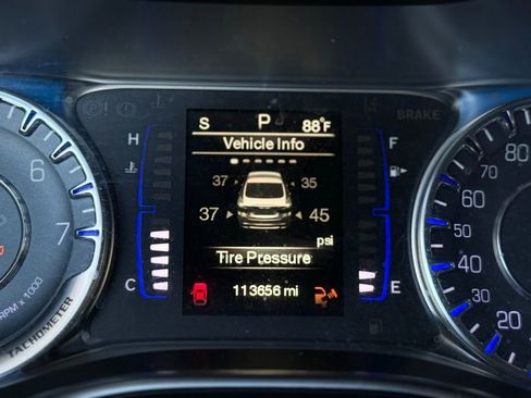 Used 2015 Chrysler 200 Limited image 25