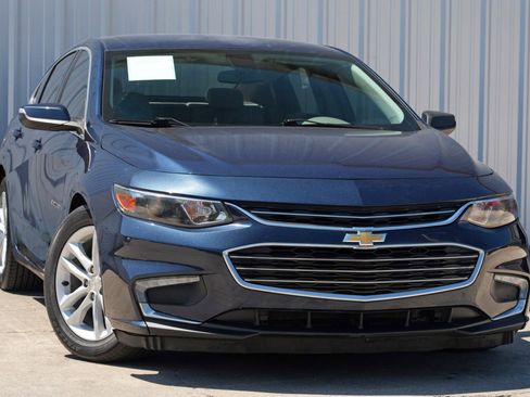 Used 2016 Chevrolet Malibu LT image 2