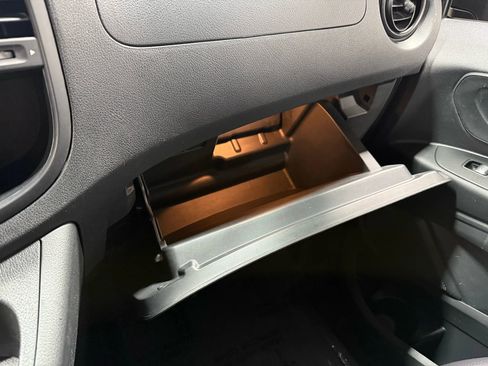 Used 2018 Mercedes-Benz Metris Passenger image 19