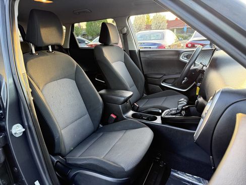 Used 2022 Kia Soul LX w/ Technology Package image 20