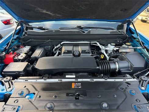 Used 2023 Chevrolet Colorado Z71 w/ Z71 Convenience Package 2 image 39
