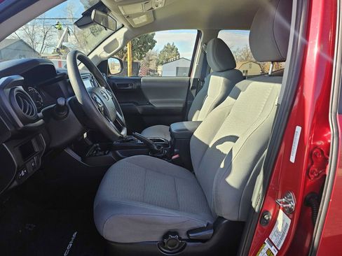 Used 2019 Toyota Tacoma SR w/ SR Convenience Package image 9