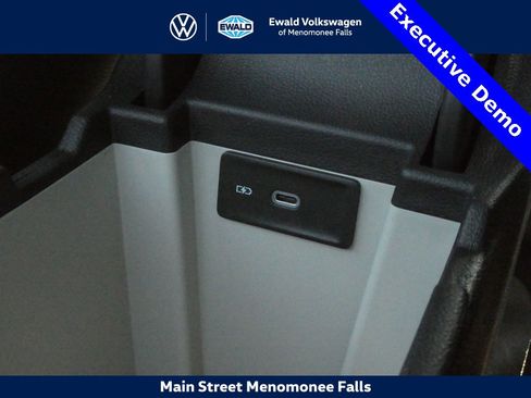 New 2025 Volkswagen Jetta SE image 17