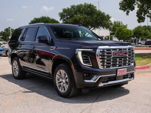 Used 2025 GMC Yukon Denali w/ Sun & Power Step Package AWD/4WD image 9