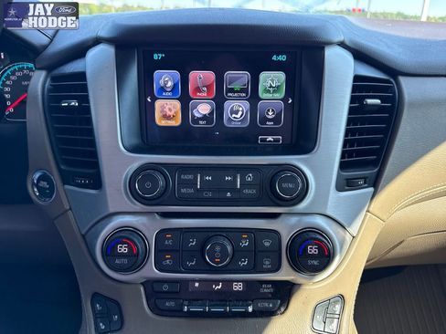Used 2017 GMC Yukon SLT AWD/4WD image 10
