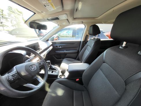 Used 2025 Honda CR-V EX image 10