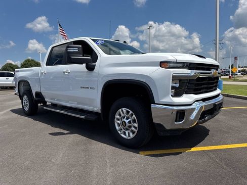 Used 2025 Chevrolet Silverado 2500 LT w/ Convenience Package AWD/4WD image 9