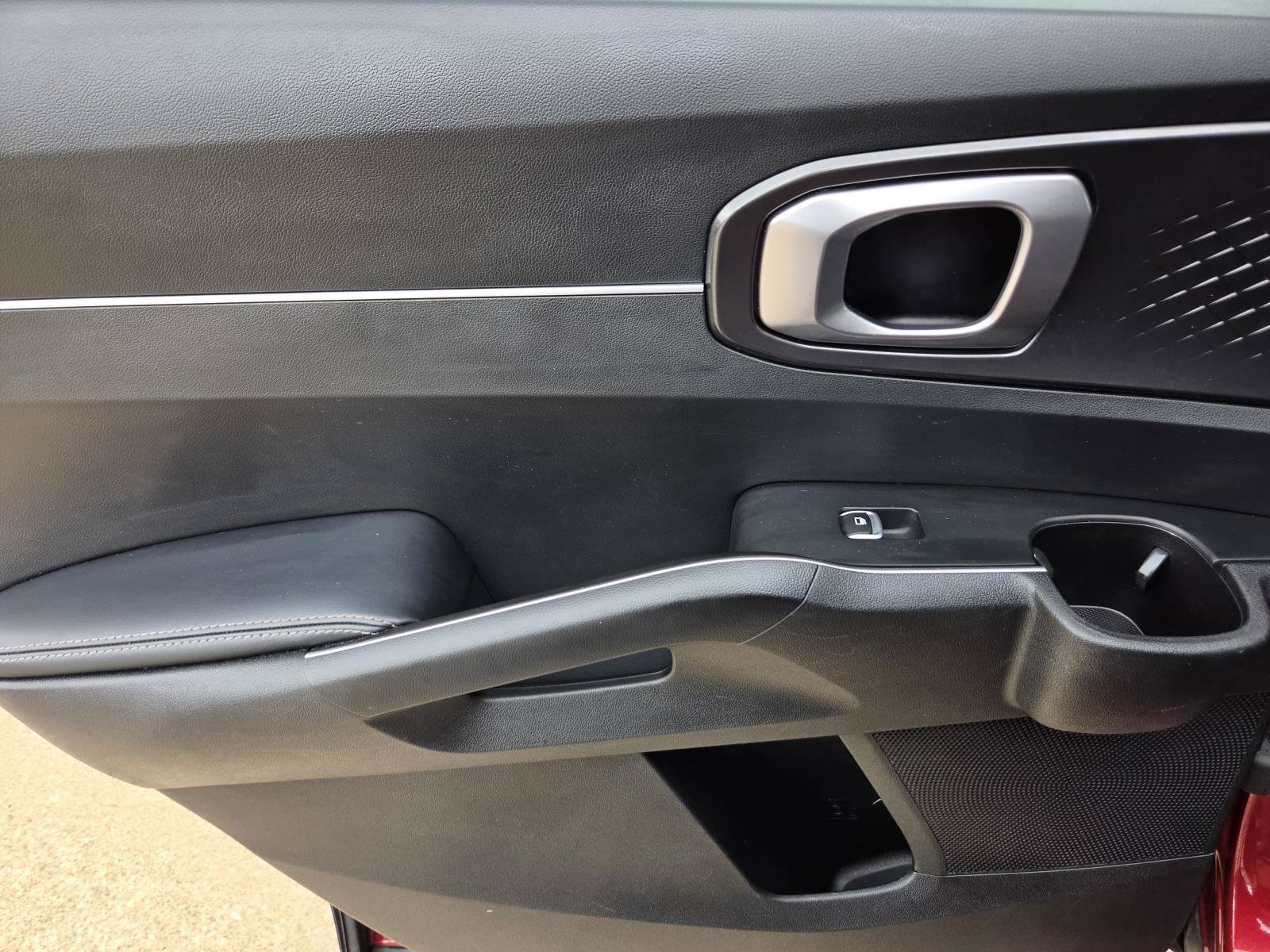 Used 2021 Kia Sorento S w/ Panoramic Sunroof Package FWD image 11