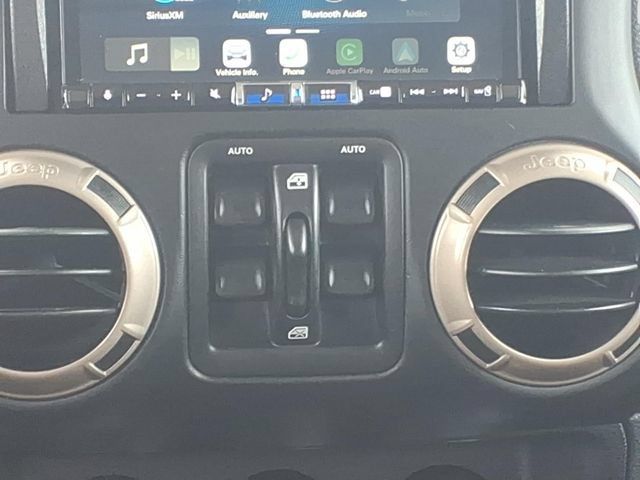 Used 2016 Jeep Wrangler Unlimited Sahara AWD/4WD image 16