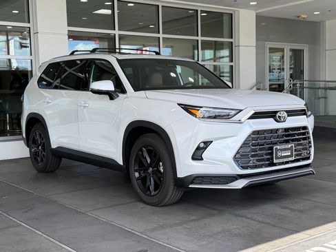 New 2026 Toyota Grand Highlander AWD Hybrid image 6